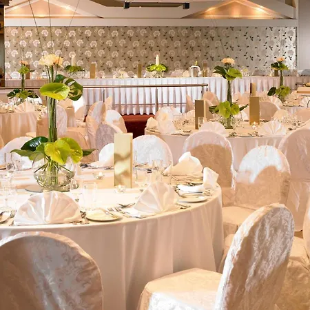 Gleneagle River 公寓式酒店 4*